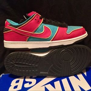 Nike SB Dunk Low Ms. Pac-Man VNDS w BOX size 13